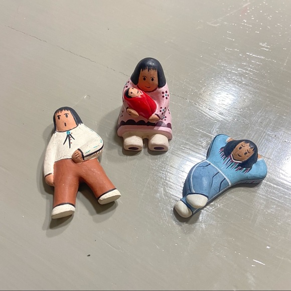 Vtg Lot of 3 Native American Pueblo Southwest Mini People Figurines - Picture 1 of 7